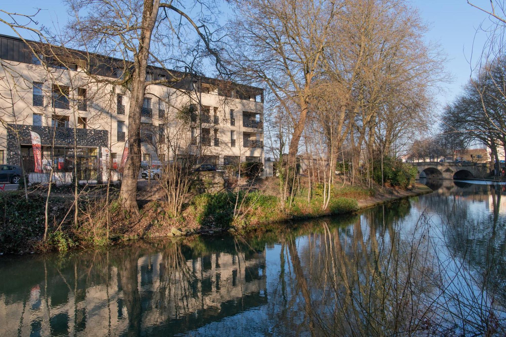 Aparthotel Domitys La Clef Des Arts Châlons-en-Champagne Zewnętrze zdjęcie